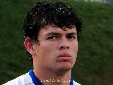 -Alê (22 anos), volante e meia é o jogador que mais vestiu a camisa do Cotia FC, com 52 jogos em três temporadas. Já jogou na base do Grêmio, São Paulo e no Independente de Limeira.