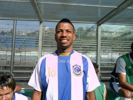 -Juan Gomes (23 anos) é atacante e já jogou no Grêmio Barueri e duas temporadas pelo Cotia, 