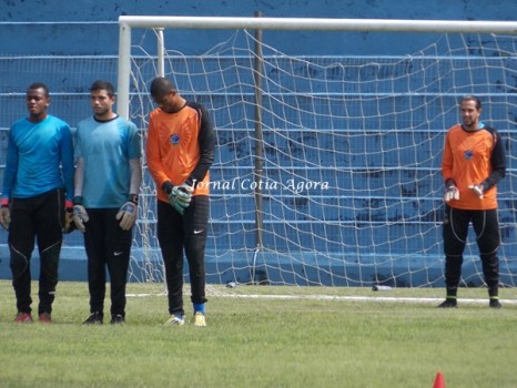 Goleiros no treinamento