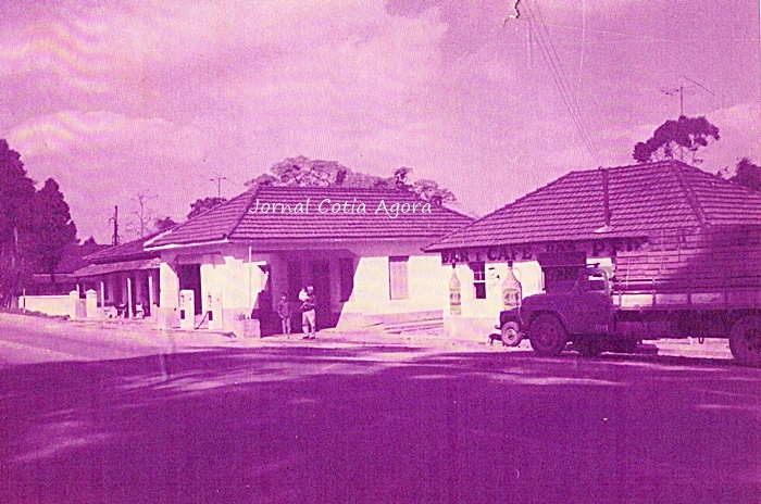 Antigo posto de gasolina nos anos 60. Hoje ali é a entrada do retorno para Vargem Grande