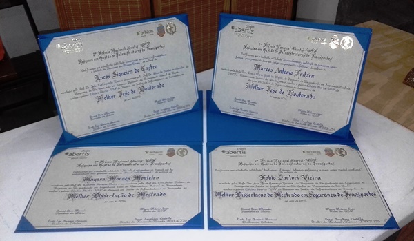 Diplomas do Prêmio Cátedra Abertis - USP