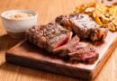 Bife ancho com batatas bravas