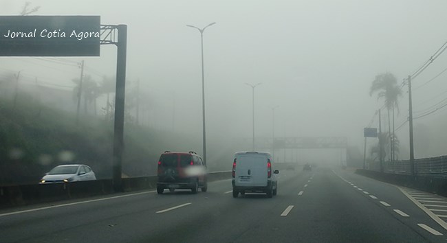 Começou época de neblina, que aumenta risco de acidentes em trechos da Raposo Tavares e Rodoanel em Cotia e região