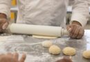 Cotia abre cursos gratuitos para fabricar pães, doces e salgados