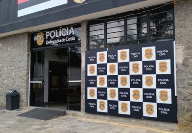 Corpo é encontrado dentro de carro no bairro do Portão. Polícia de Cotia investiga o caso