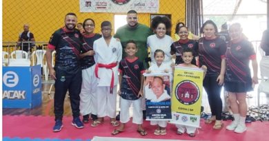 Karatê de Cotia conquista 16 medalhas no interior de SP