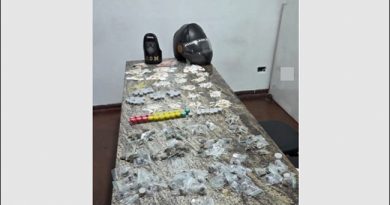 Com mais de 600 porções de drogas, bandido é preso no limite de Itapevi com Cotia Com mais de 600 porções de drogas, bandido é preso no limite de Itapevi com Cotia
