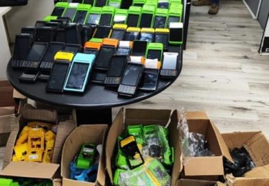 Operação policial contra ladrões de máquinas de cartão tem buscas em Cotia Operação policial contra ladrões de máquinas de cartão tem buscas em Cotia