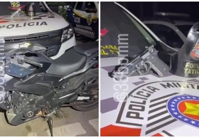 PM captura em Cotia, dois criminosos com motos roubadas, munição e simulacro de arma