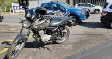 GCM recupera moto furtada e prende ladrão em São João Novo GCM recupera moto furtada e prende ladrão em São João Novo