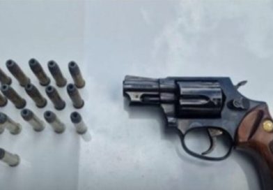 PM prende homem armado na Raposo Tavares, em Vargem Grande Paulista PM prende homem armado na Raposo Tavares, em Vargem Grande Paulista
