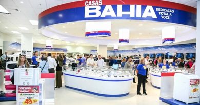 Casas Bahia fecha 298 lojas e demite 1,9 mil funcionários em dois dias