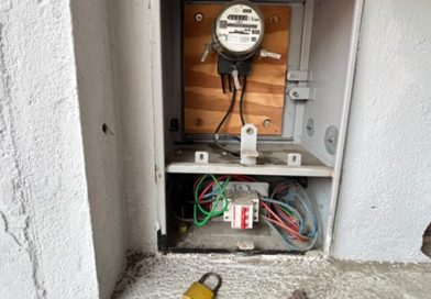 Ladrões furtam fios e torneiras de casa na periferia de Cotia