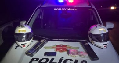 Polícia rodoviária apreende mais de 2 kg de drogas após perseguição no Rodoanel Polícia rodoviária apreende mais de 2 kg de drogas após perseguição no Rodoanel