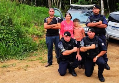 Criança de 9 anos, que estava perdida na mata, é localizada em Itapevi